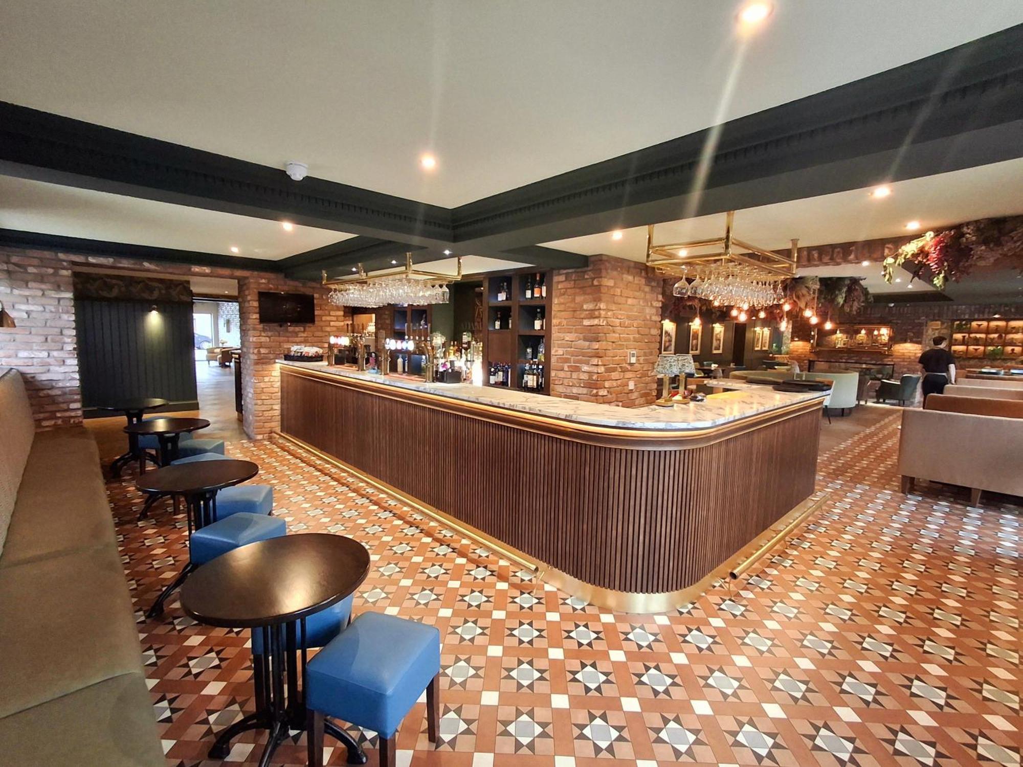 דנפרמליין Adamson Hotel מראה חיצוני תמונה