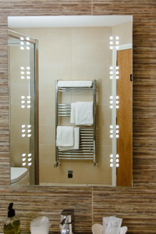 דנפרמליין Adamson Hotel מראה חיצוני תמונה