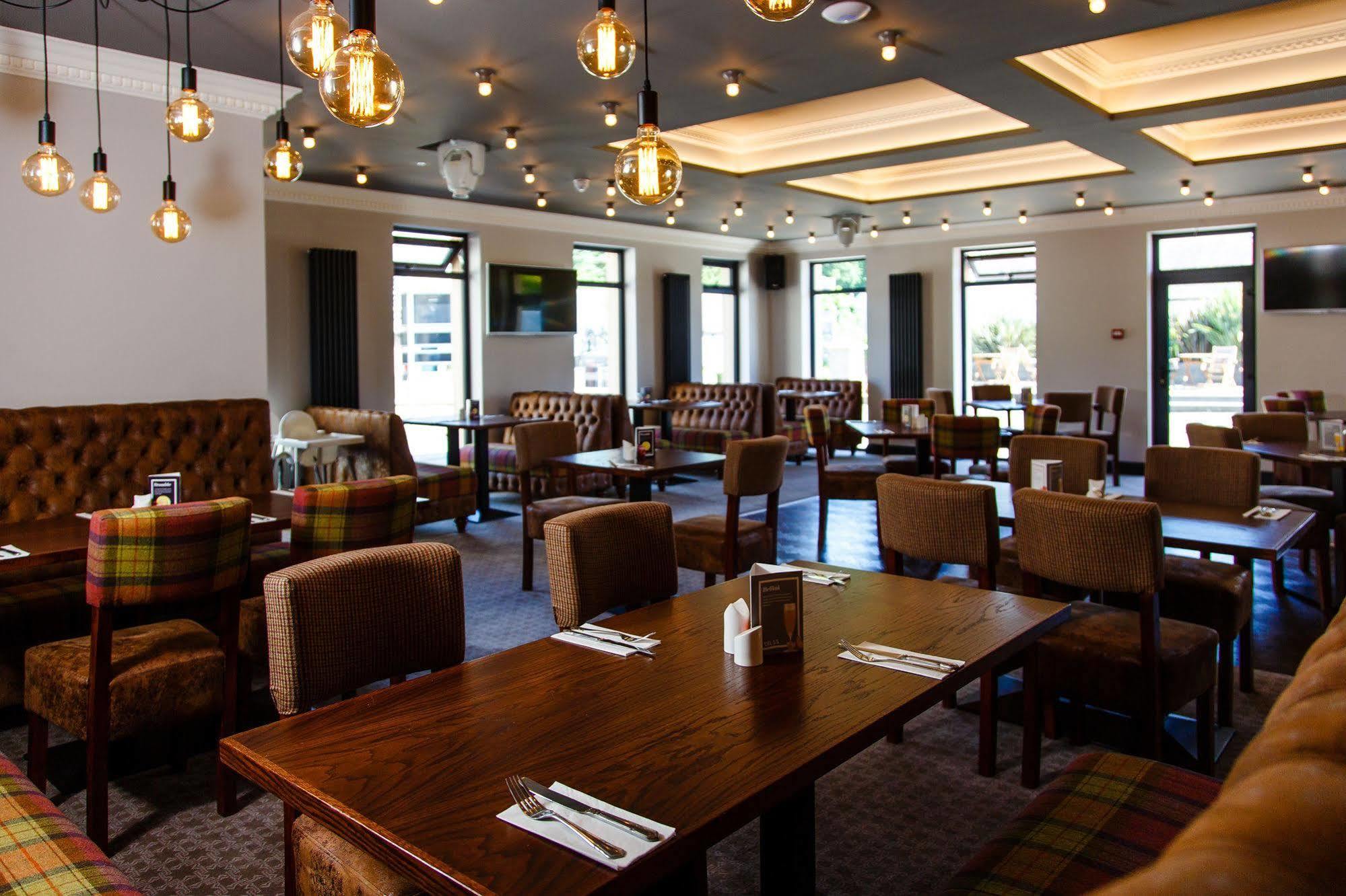 דנפרמליין Adamson Hotel מראה חיצוני תמונה
