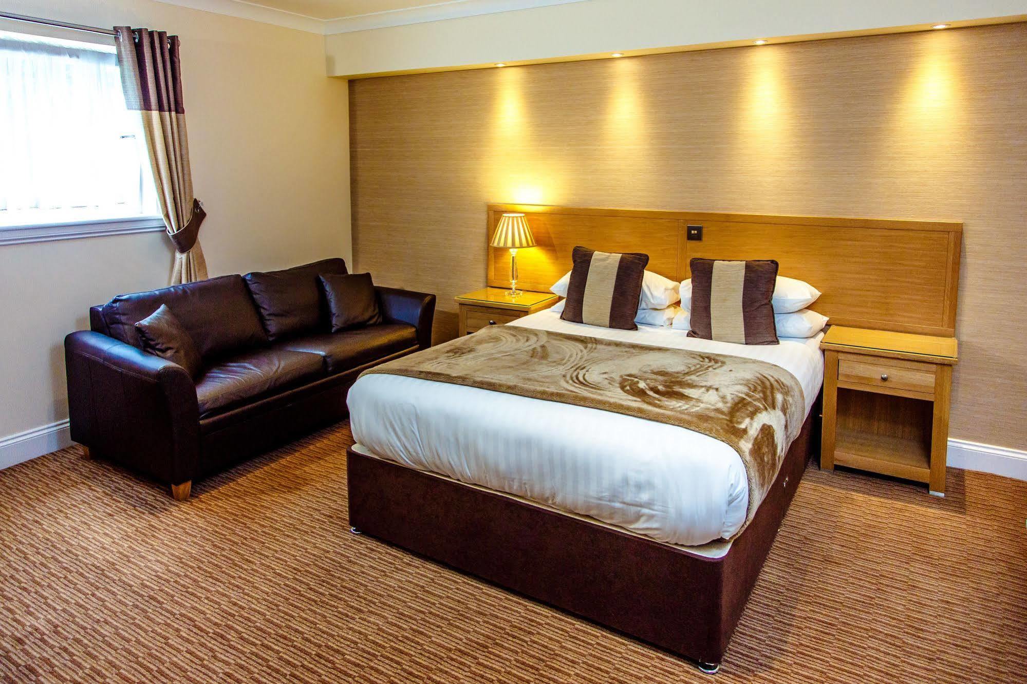 דנפרמליין Adamson Hotel מראה חיצוני תמונה