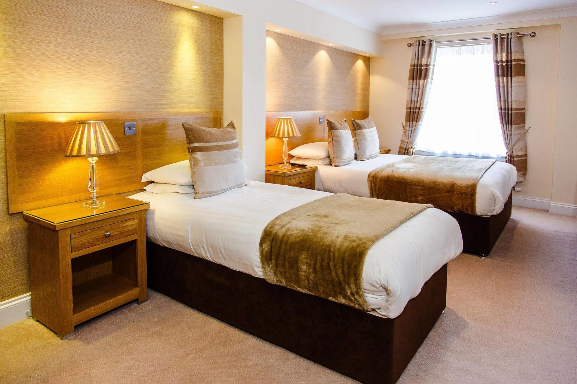 דנפרמליין Adamson Hotel מראה חיצוני תמונה
