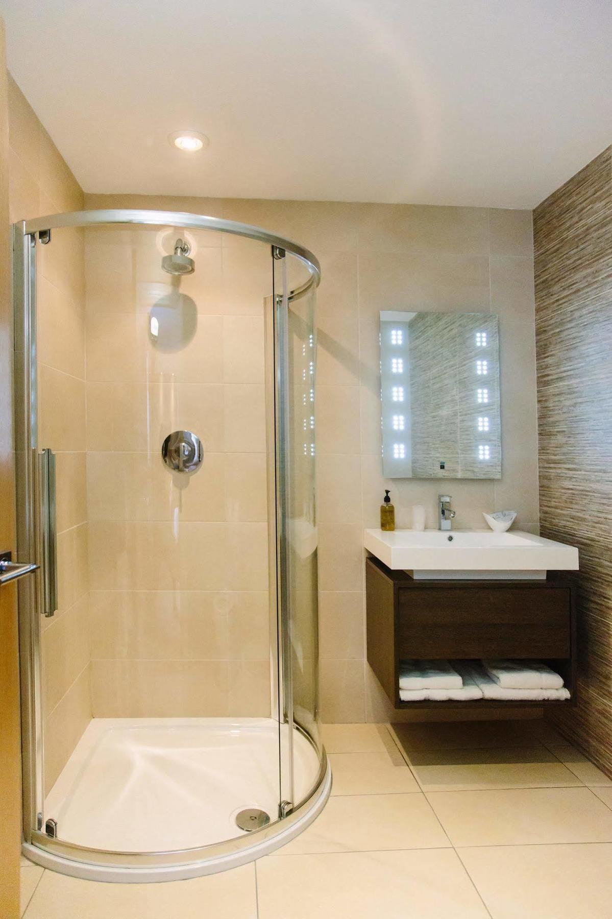 דנפרמליין Adamson Hotel מראה חיצוני תמונה